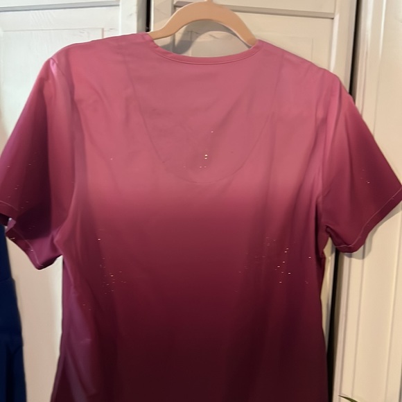 Ombré Pink Sparkly Scrub Top - Picture 6 of 8